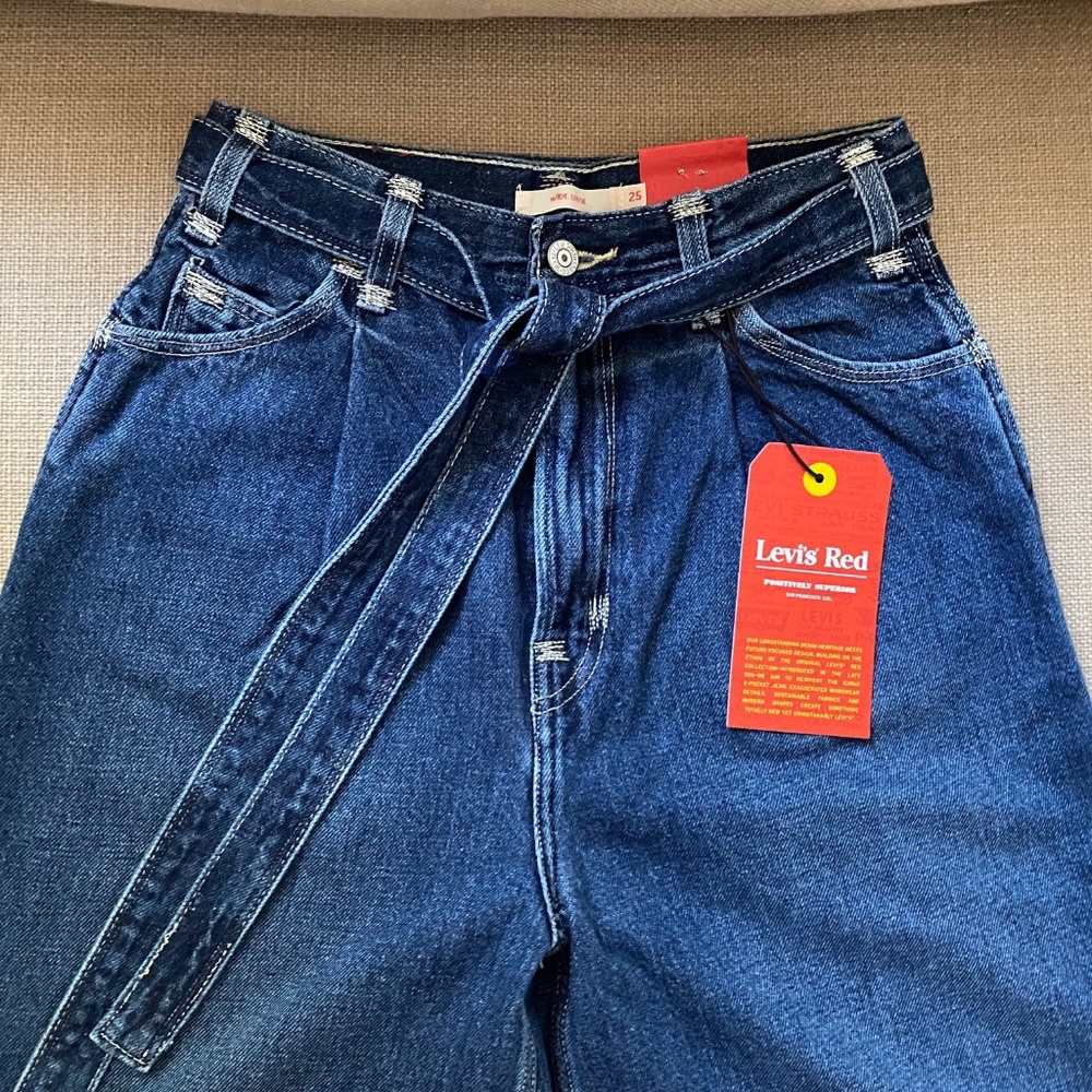 Levi's Red - Premium Denim - Loose Wide Leg Jeans Baggy 25x30 ~NWT - Picture 3 of 12